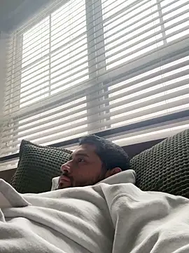 LATINMOBB online show from November 2025 07:12:01 PM