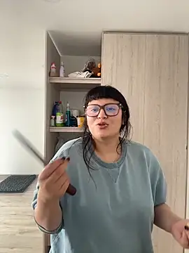 Snapshot of PoliBenett_ chatting on March 2026 06:01:01 PM PoliBenett online show from March 2026 06:01:01 PM