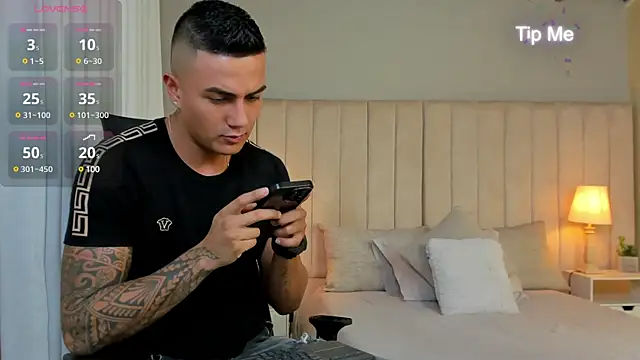 Aron Bolt online show from January 2025 03:39:01 AM