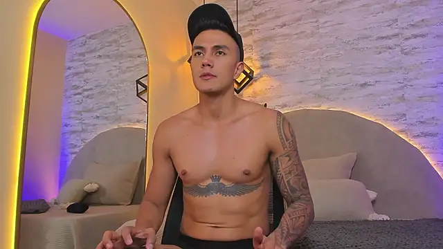 Snapshot of Aron_Bolt chatting on February 2026 01:10:01 PM Aron Bolt online show from February 2026 01:10:01 PM