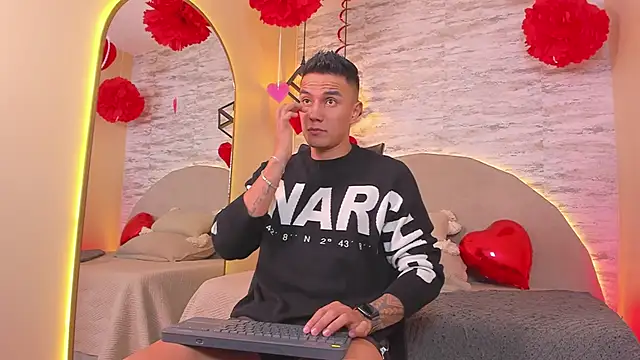 Snapshot of Aron_Bolt chatting on February 2026 12:12:01 PM Aron Bolt online show from February 2026 12:12:01 PM