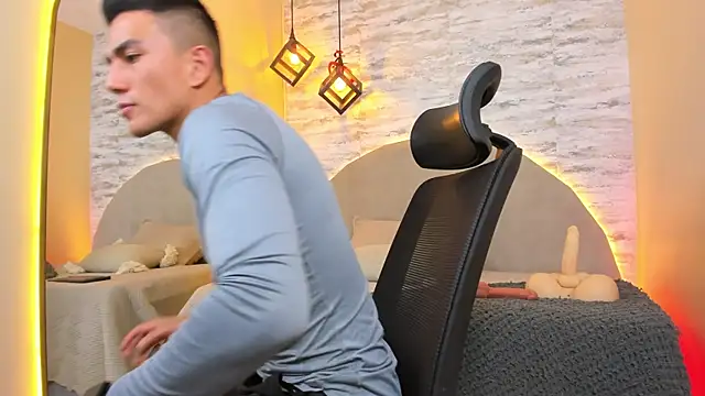 Snapshot of Aron_Bolt chatting on February 2026 10:59:01 AM Aron Bolt online show from February 2026 10:59:01 AM