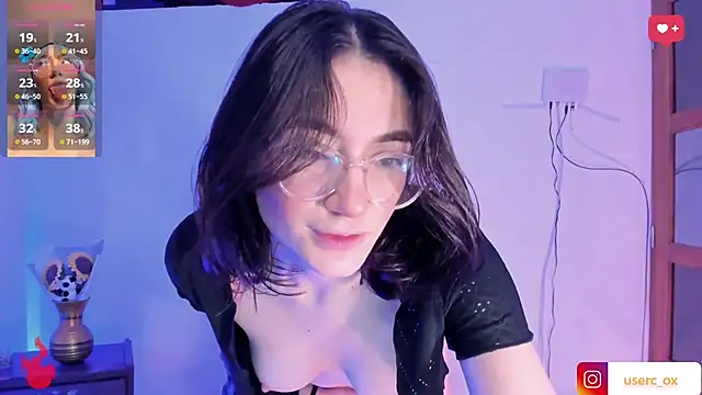 Snapshot of haanna_thompsoon chatting on December 2024 03:10:01 PM haanna thompsoon online show from December 2024 03:10:01 PM