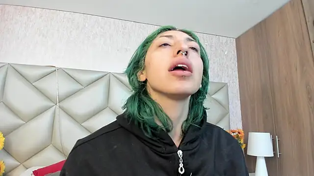 Im gaia online show from November 2025 12:16:01 PM