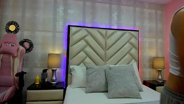 HazelMoret online show from September 2025 11:34:01 AM