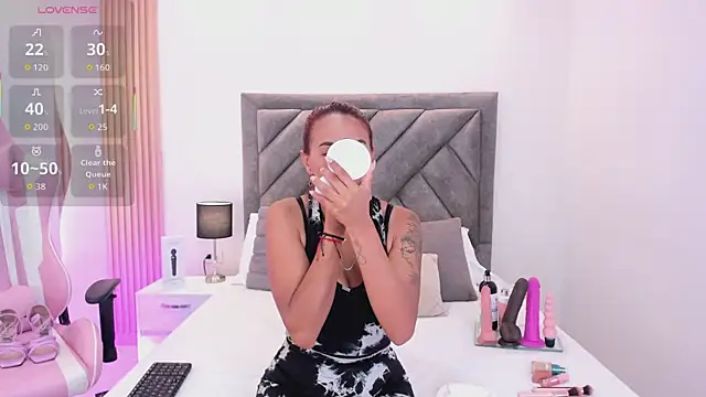 ValeryPettry 1 online show from October 2025 01:45:02 PM