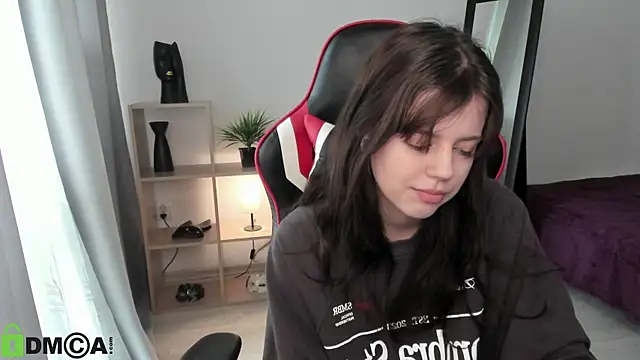 Este Glen online show from March 2025 09:10:02 AM