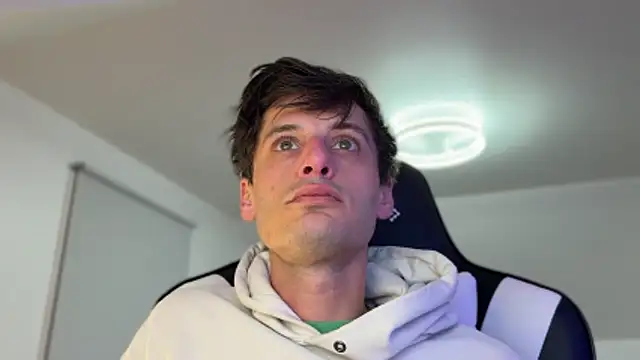 Dylansd online show from February 2026 11:33:02 PM