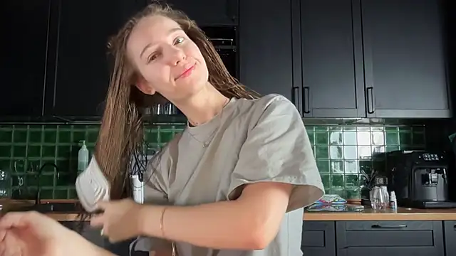 solar bella online show from February 2026 04:33:02 AM