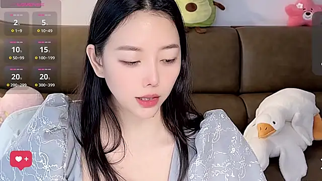Yilin1999 online show from September 2025 08:39:02 AM