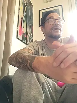 Snapshot of mileflav0r chatting on December 2025 11:30:02 AM mileflav0r online show from December 2025 11:30:02 AM