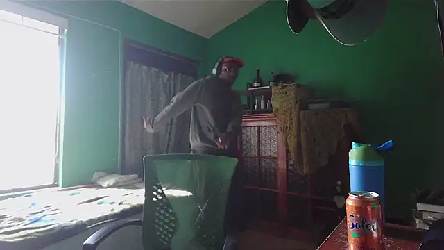 Snapshot of _______the chatting on February 2026 05:21:01 PM the online show from February 2026 05:21:01 PM