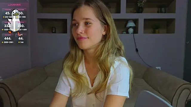 Snapshot of LinaCristonsen chatting on October 2025 03:29:02 PM LinaCristonsen online show from October 2025 03:29:02 PM