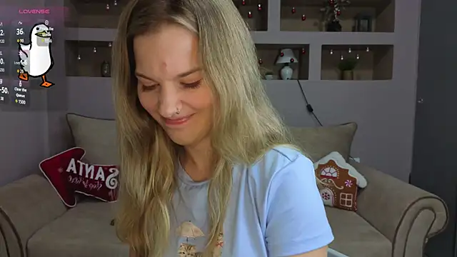 Snapshot of LinaCristonsen chatting on November 2025 05:15:02 PM LinaCristonsen online show from November 2025 05:15:02 PM