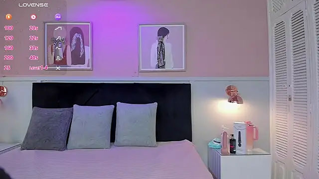 Snapshot of elodie_walker chatting on September 2025 12:43:02 PM elodie walker online show from September 2025 12:43:02 PM