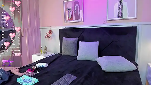 Snapshot of elodie_walker chatting on October 2025 12:26:02 PM elodie walker online show from October 2025 12:26:02 PM