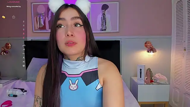 Snapshot of elodie_walker chatting on October 2025 01:56:01 PM elodie walker online show from October 2025 01:56:01 PM