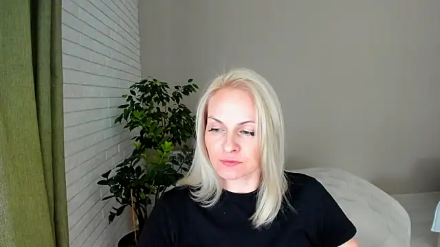 Alicee Gracee online show from February 2025 12:39:01 PM