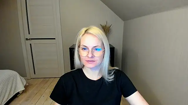 Alicee Gracee online show from February 2025 07:14:01 PM