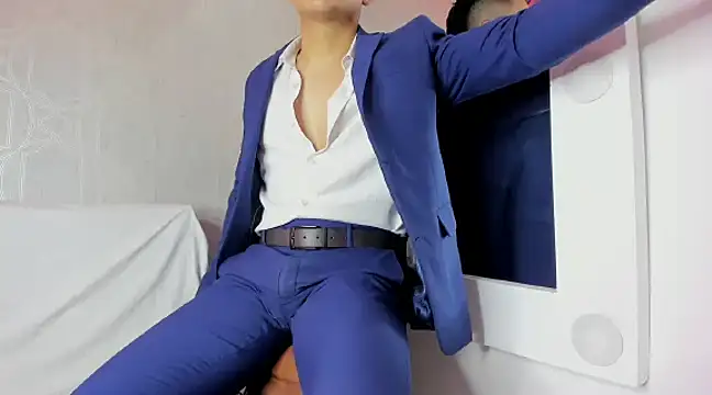 Lucii fer  online show from February 2025 05:50:02 PM