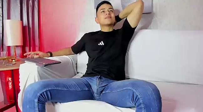 Lucii fer  online show from February 2025 11:29:02 AM