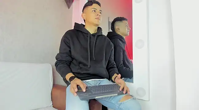 Lucii fer  online show from February 2025 11:44:02 AM