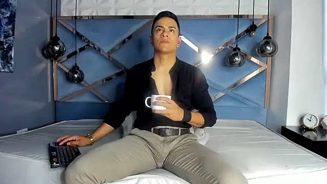 Lucii fer  online show from November 2025 11:42:01 AM