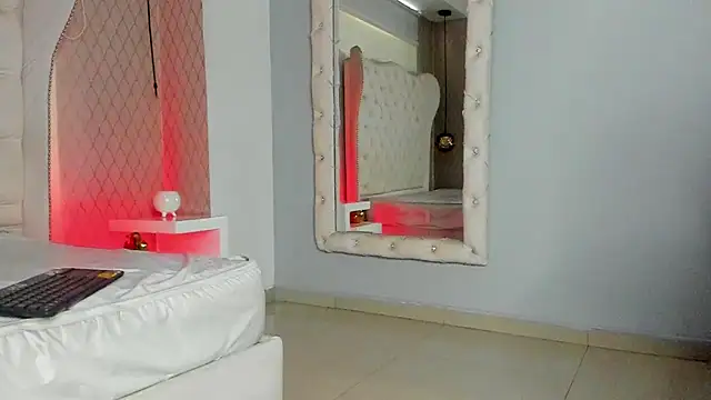 Lucii fer  online show from February 2026 12:12:01 PM