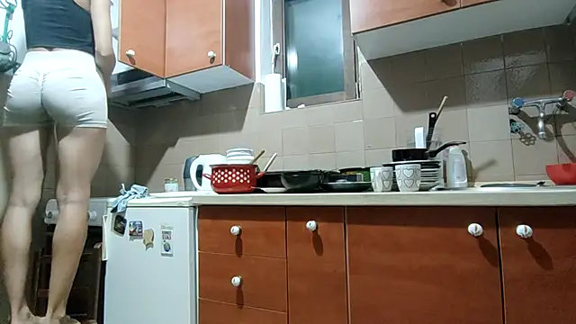 beaverwoman online show from July 2026 07:49:01 PM