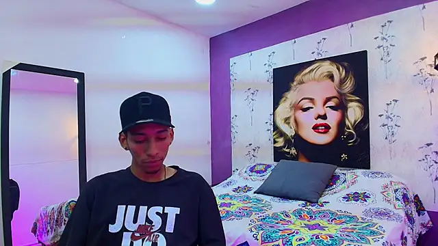 Snapshot of alejandro_king1 chatting on February 2025 01:48:02 PM alejandro king1 online show from February 2025 01:48:02 PM