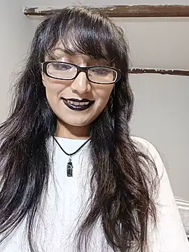 Lucy Chery online show from May 2026 12:05:01 AM