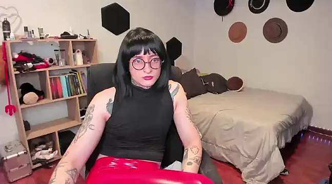 Snapshot of ShiiraVelkor chatting on December 2024 12:45:02 PM ShiiraVelkor online show from December 2024 12:45:02 PM