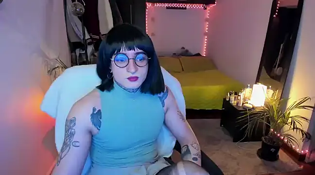 Snapshot of ShiiraVelkor chatting on February 2025 01:06:01 PM ShiiraVelkor online show from February 2025 01:06:01 PM