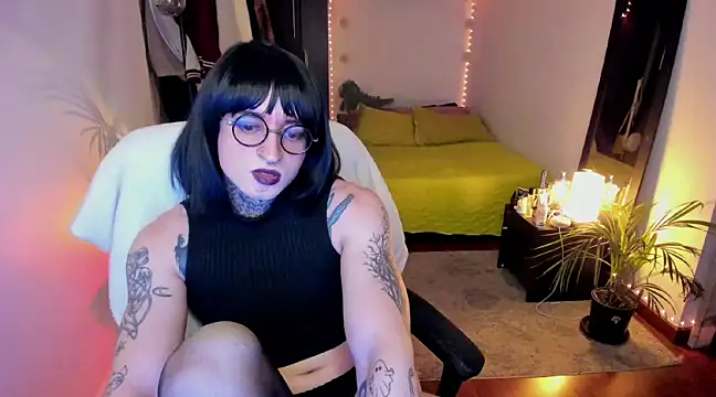 Snapshot of ShiiraVelkor chatting on February 2025 01:05:01 PM ShiiraVelkor online show from February 2025 01:05:01 PM