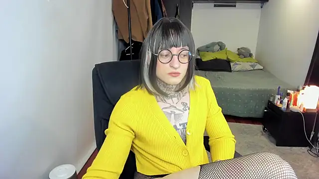 Snapshot of ShiiraVelkor chatting on November 2025 09:54:01 PM ShiiraVelkor online show from November 2025 09:54:01 PM