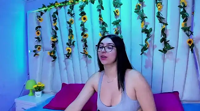 Lucy Anall  online show from January 2025 10:30:02 PM