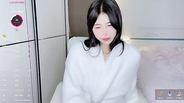 Snapshot of White-Star chatting on February 2025 11:16:02 PM White-Star online show from February 2025 11:16:02 PM