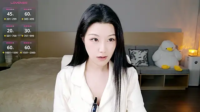 Lucky-baby online show from November 2025 01:04:01 PM