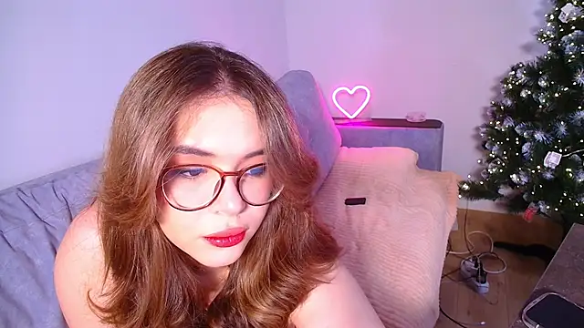 CutiePie3 online show from December 2024 08:57:02 PM