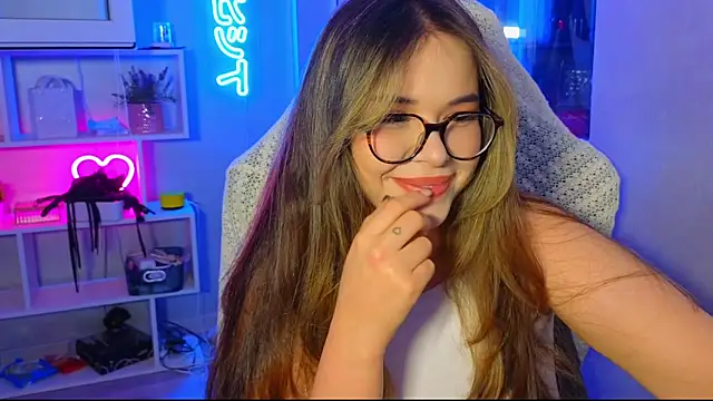 CutiePie3 online show from September 2025 10:43:01 PM