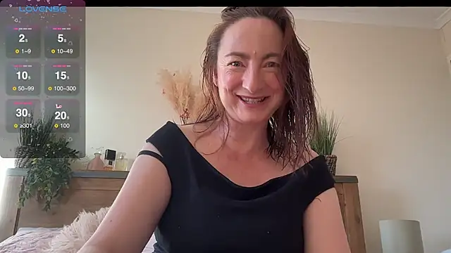 LouiseTswing online show from December 2024 02:19:02 PM