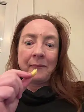 LouiseTswing online show from January 2025 04:06:01 PM