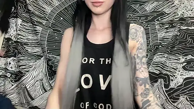 Snapshot of MissMidnightUK chatting on February 2025 11:37:02 PM MissMidnightUK online show from February 2025 11:37:02 PM