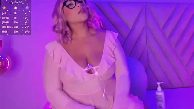 SussieRogers online show from September 2025 01:01:01 PM