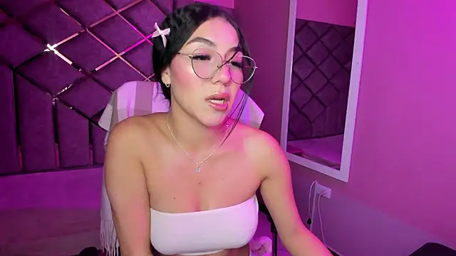 Poly Sasha  online show from April 2026 03:33:01 AM