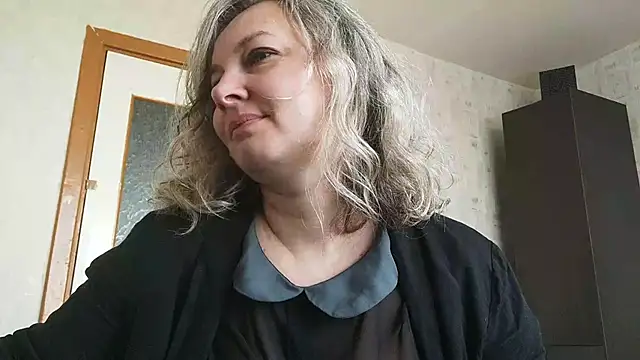 Snapshot of EdithManning chatting on May 2026 05:26:02 AM EdithManning online show from May 2026 05:26:02 AM