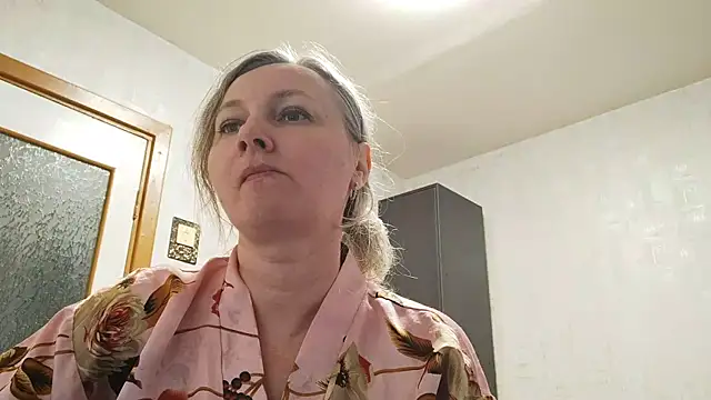 EdithManning online show from June 2026 06:43:02 PM
