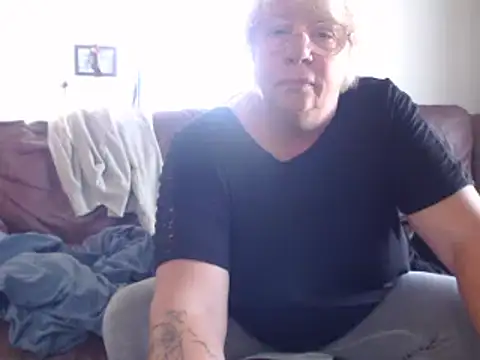 canadiancougar1965 online show from September 2025 02:08:01 PM