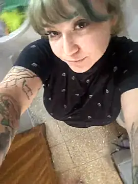 iDogrose21 online show from November 2025 09:25:02 PM