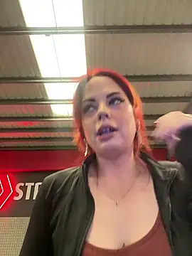 livelovelanaUk online show from January 2025 01:20:02 PM